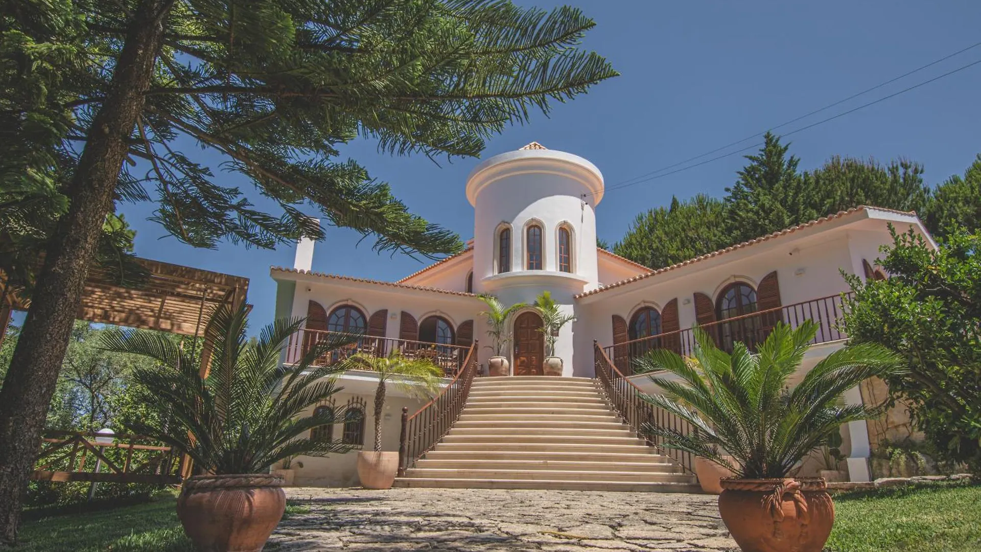 Villa Pietra Estoril Eco Guesthouse Inn